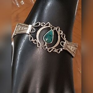 Silver-tone Teardrop Turquoise Bracelet